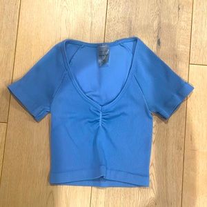 sunday best (aritzia) cropped tight blue shirt size: xs
